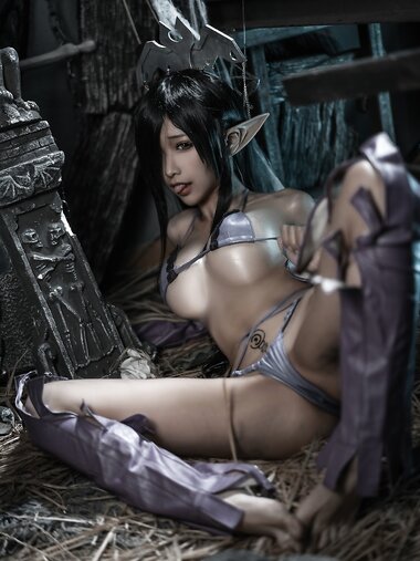 [Cosplay] Chun Momo 蠢沫沫 - Black Beast Queen fanfic 黑兽女王 同人