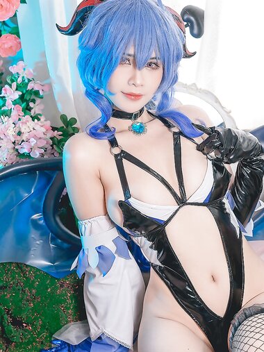 [Cosplay] Pyoncos - Ganyu Succubus