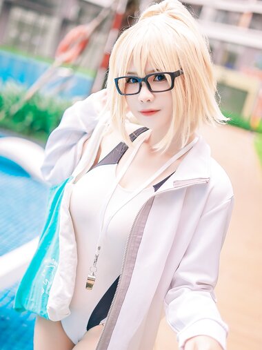 [Cosplay] Pyoncos - Jeanne d’Arc Swiming