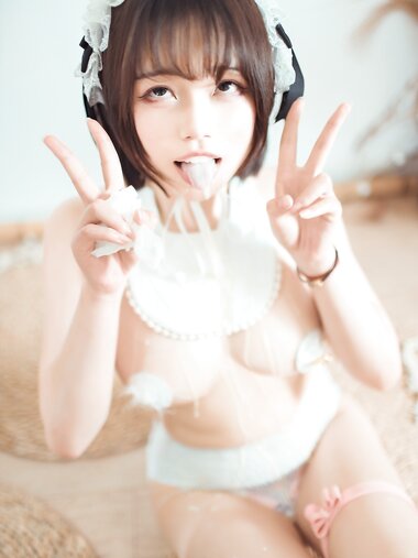 [Cosplay] Qiyuemiaozi 七月喵子 - Baby 巨婴