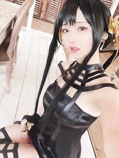 [Cosplay] Kururu Kurasaka 倉坂くるる - Yor Forger ヨル・フォージャー
