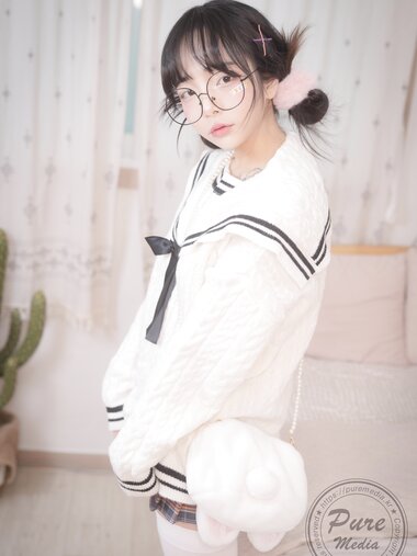 [Pure Media] Vol.276 Jelly (젤리) - Girl Trapped in a Rooftop Room