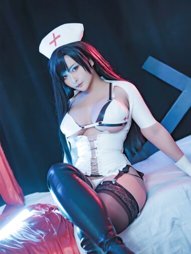 [Cosplay] 洛璃LoLiSAMA 蒂法护士