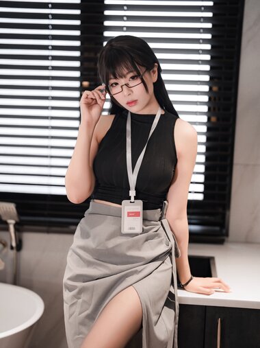 [Cosplay] Xansoon 轩萧学姐 - Glasses Girl OL 眼镜娘OL