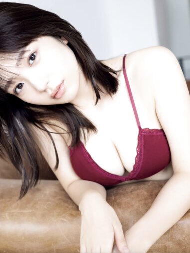 FRIDAY 長月翠 降臨！Z世代最強の童顔美乳