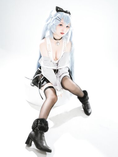 [Cosplay] 花铃 芙洛伦 药心巧克力