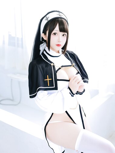 [Cosplay] 日奈娇 圣洁修女