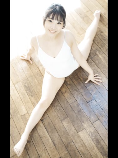 [Photobook] 日向陽菜 体操大開脚ヘアヌード vol.2 (FRIDAY GOLD)