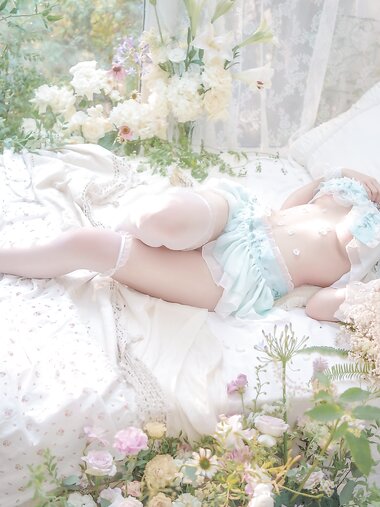 [Cosplay] Yixiao 一笑芳香沁 - Princess and the Pea 豌豆公主