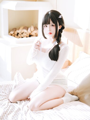 [Cosplay] 日奈娇 牛仔裤人妻
