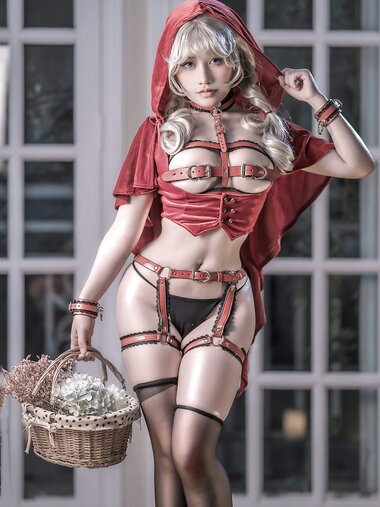 [Cosplay] Yixiao 一笑芳香沁 - Little Red Riding Hood 写真 小红帽