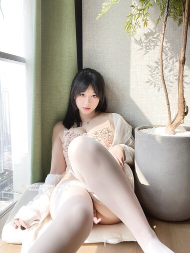 [Fantia] 2024年01月 是一只废喵了 [64P3V-897MB]