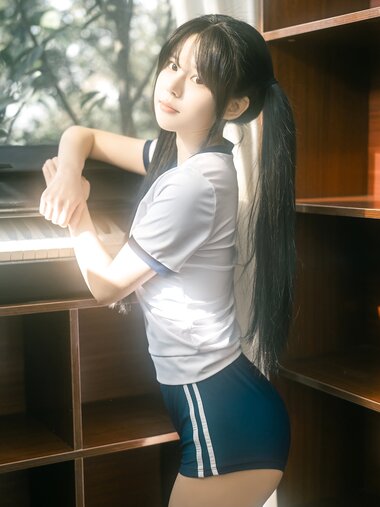 [Cosplay] Rua 阮阮 - Spring, changing to gym clothes 春の更衣室 体操服