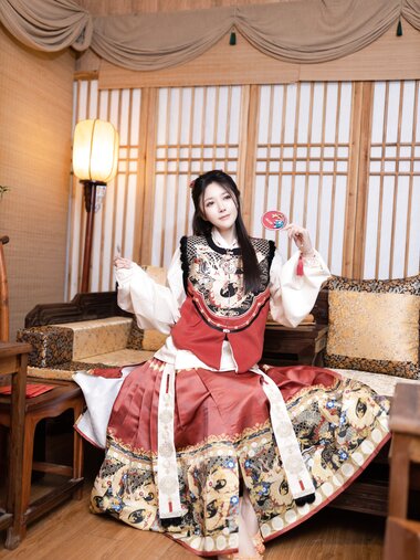 [Cosplay] 鱼子酱 新年
