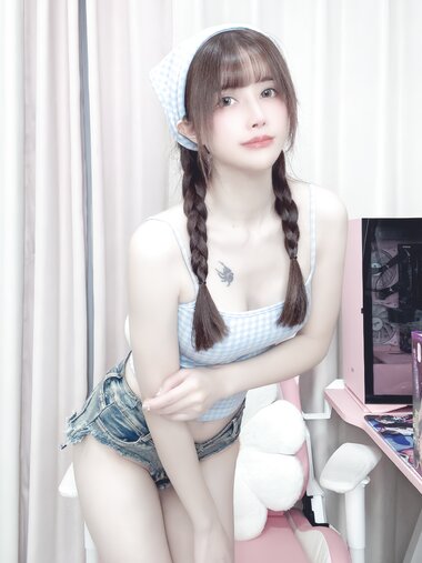 [Cosplay] 鹿八岁 家政服务