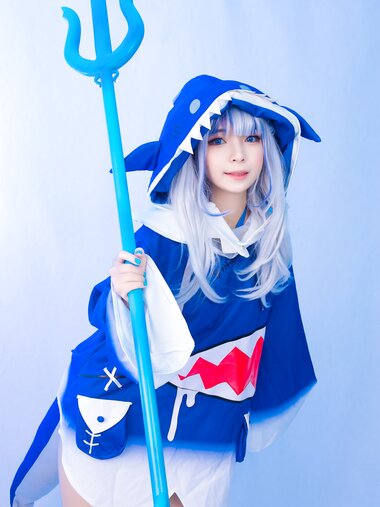 [Cosplay] Umeko J - Gawr Gura がうる・ぐら