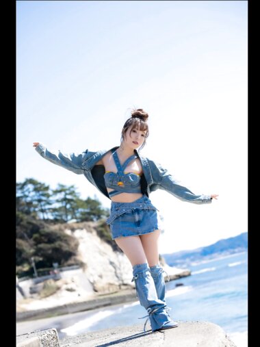 [Photobook] 『ダウ90000』吉原怜那「初フライデー20カット」 (Friday Gold)