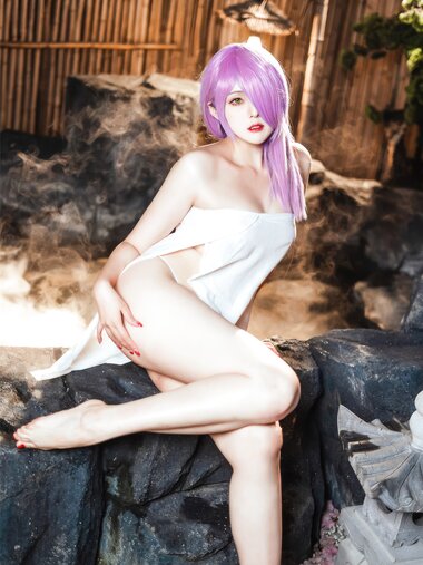 [Cosplay] Natsuko夏夏子 BLHX的里雅斯特温泉夜