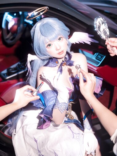 [Cosplay] 花铃 知更鸟