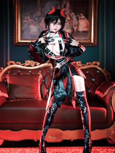 [Cosplay] ZinieQ Ulrich von Hutten Azur Lane