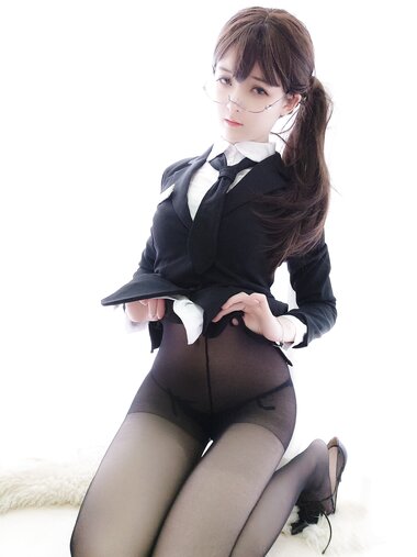 [Cosplay] YiXiaoYangZe 一小央泽 - Assistant sister 助理姐姐