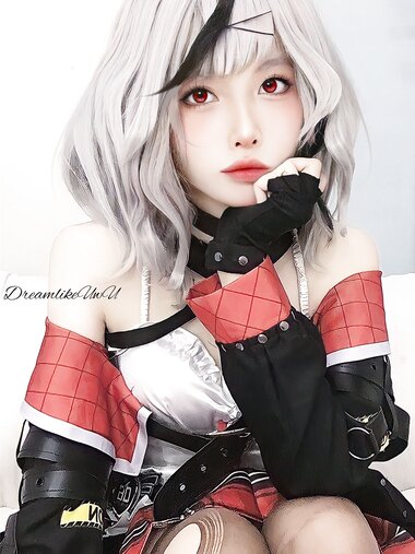 [Cosplay] DreamlikeUwU -  Hololive Chloe