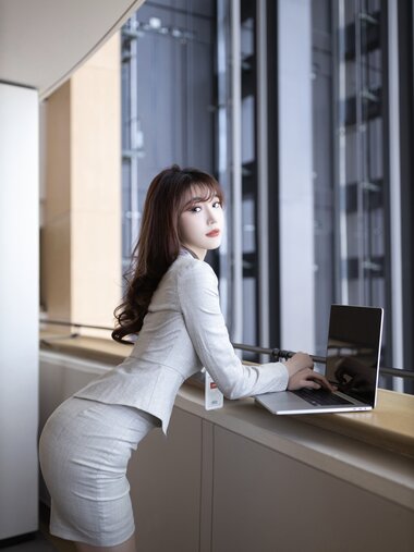 [Cosplay] 陆萱萱 灰色ol定制