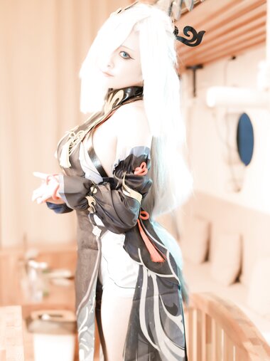 [Cosplay] 洛璃LoLiSAMA 申鹤