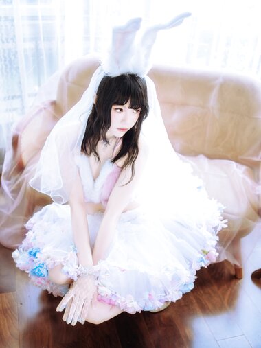 [Cosplay] 桜桃喵 花嫁兔