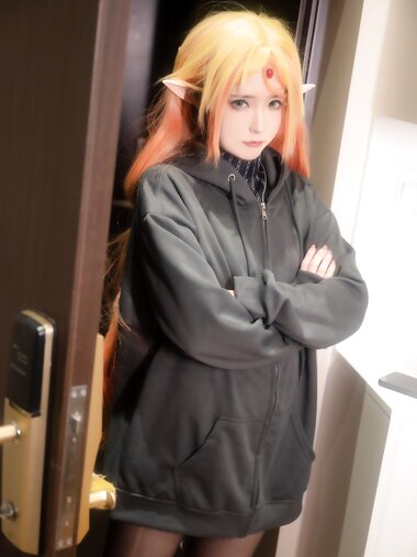 [Cosplay] Quan 冉有点饿 - Aunt from another world 异世界舅妈
