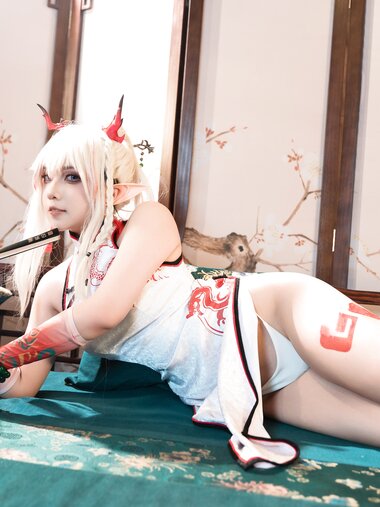 [Cosplay] 小和甜酒 橙风千雅 年夕旗袍双人御守
