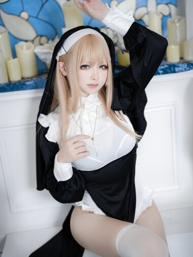 [Cosplay] 樱梨梨 – 修女 [35P-681MB]