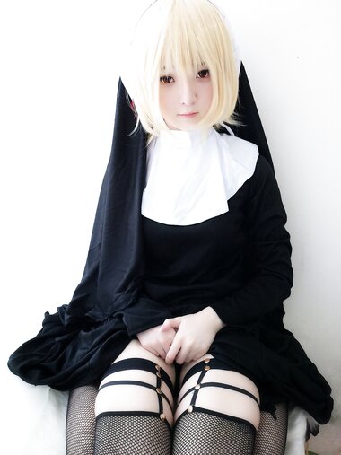 [Cosplay] YiXiaoYangZe 一小央泽 - Black nun 黑修女