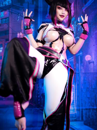 [Cosplay] Hana Bunny - Juri Han ハン・ジュリ