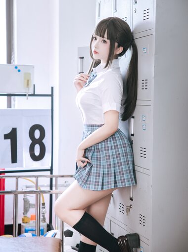 [Cosplay] 日奈娇 更衣室
