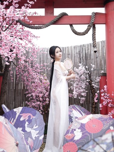 [Cosplay] 鱼子酱 花想容