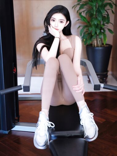 [Cosplay] 龙雪儿 健身房
