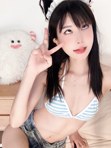 [Cosplay] 布丁大法 蓝白条纹喵