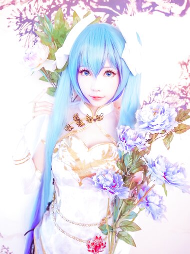 [Cosplay] Ely - Hatsune Miku Canary Cheongsam 初音未来金丝雀旗袍
