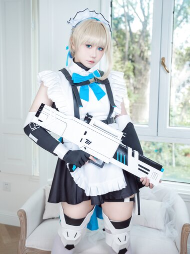 [Cosplay] 麻花麻花酱 蔚蓝档案 飞鸟马时