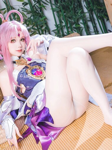 [Cosplay] Astra 雪晴 - Collapse Star Dome Railway Fu Xuan 崩坏星穹铁道 符玄