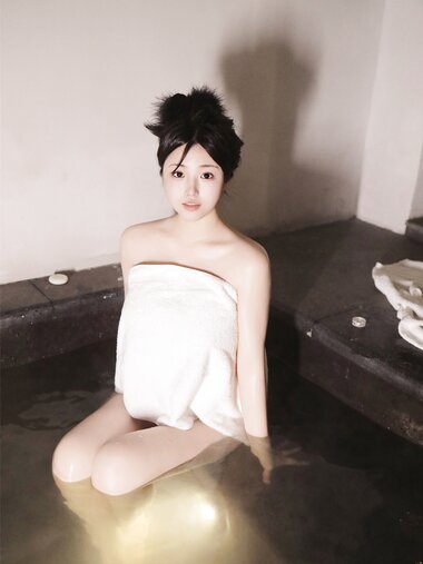 [XR Uncensored] Chen Xiaohua (陈小花) - 泡澡