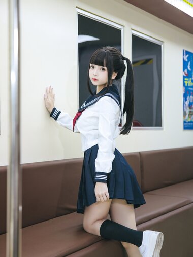[Cosplay] 日奈娇 列车JK