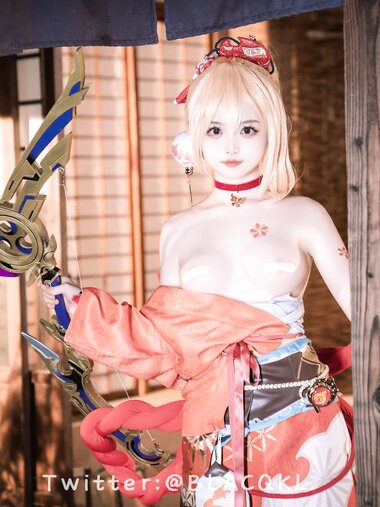 [COSPLAY] 白莉爱吃巧克力（白リリ）- 宵宫  (2022.08)