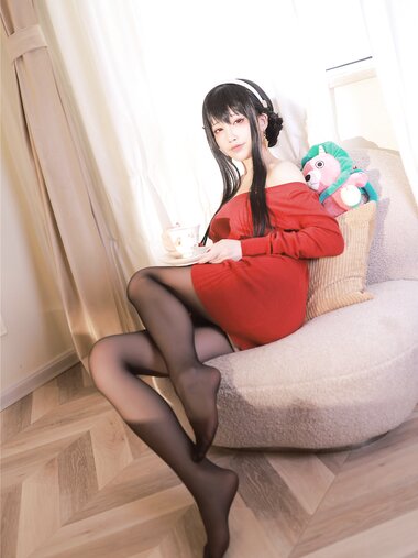 [COSPLAY] 水淼aqua – 红毛衣