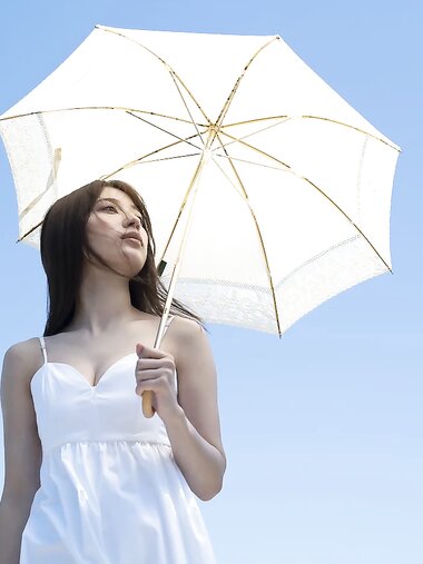 [FRIDAY] 2022.09.28 マンスリーガール016＝雪平莉左「先行公開100カット＆ムービー」