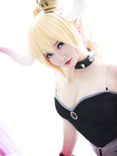 [Cosplay] Potato Godzilla - Bowsette
