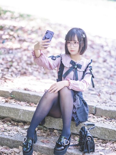 [Fantia] 2023.08A lunananya 黑丝地雷妹