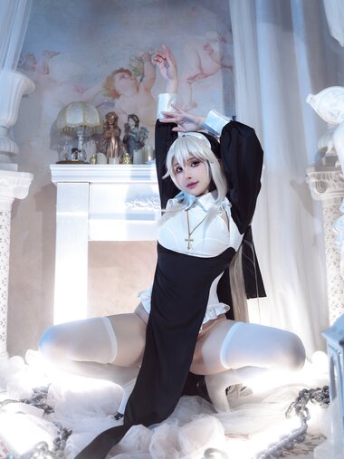 [Cosplay] 鹿八岁 堕落修女