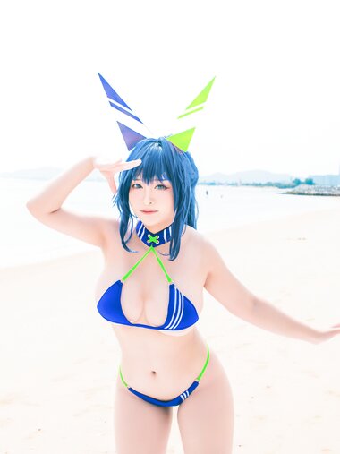[Cosplay] 洛璃LoLiSAMA 热恋的盛夏 花园泳装